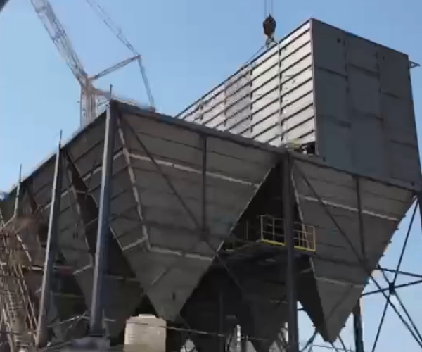 大型除尘器安装现场